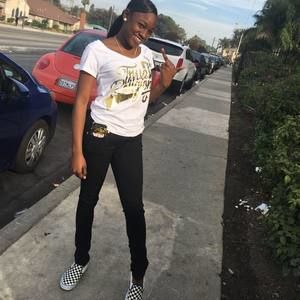 Meet your Posher, Mirra